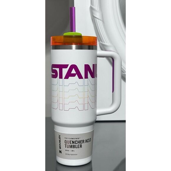 Stanley Quencher H2.0 FlowState Tumbler 30oz, FROST REVERB - Picture 1 of 4